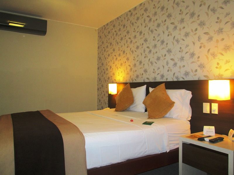 Palmetto Hotel Business La Perla Hotel 3*