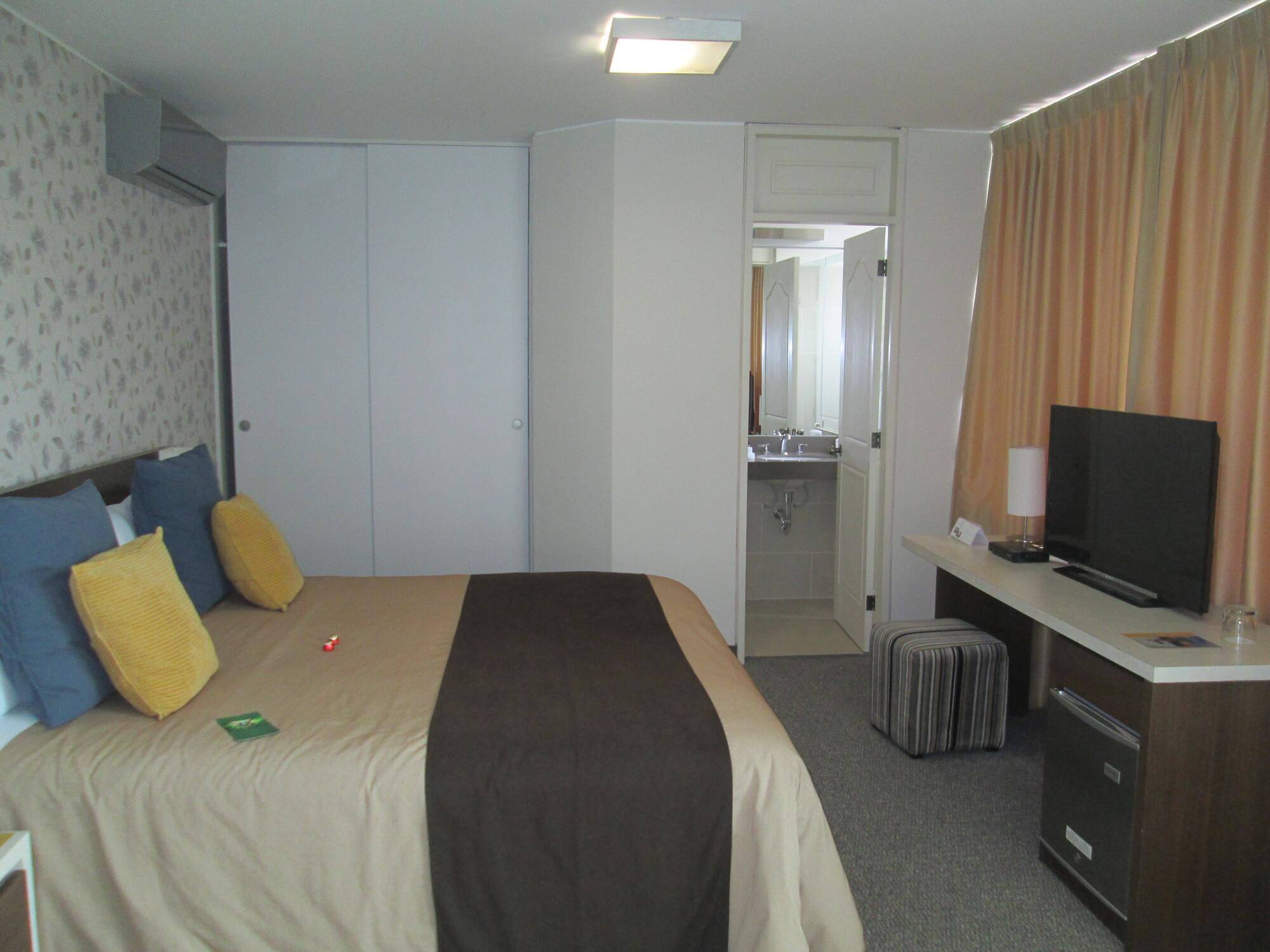Palmetto Hotel Business La Perla Lima